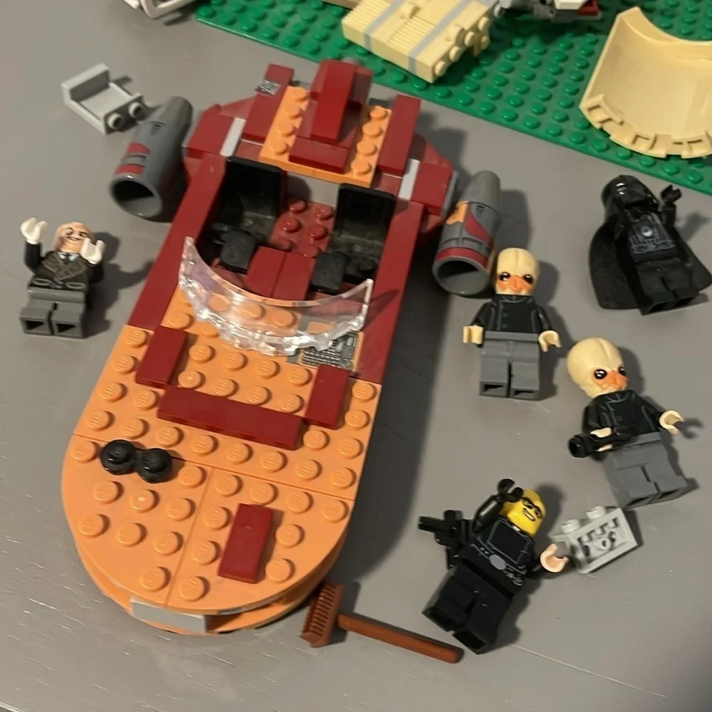LEGO Star Wars Mos Eisley Cantina Set 75052 & 75208 incomplete